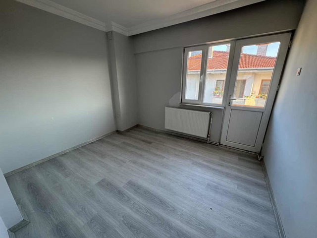 ÇEŞME MEYDANI'NDA SATILIK 3+1 DAİRE