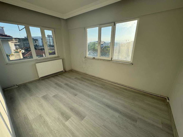 ÇEŞME MEYDANI'NDA SATILIK 3+1 DAİRE