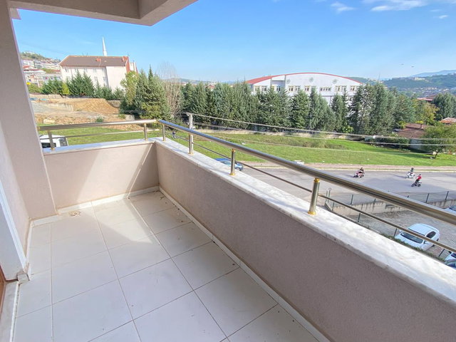İZMİT GÜNDOĞDU BOĞAZOVA CAD. MAVİ ŞEHİR SİTESİ 2+1 ARAKAT KİRALIK DAİRE