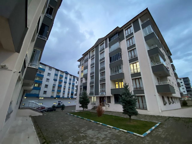 REMAX ARTIS'DEN ŞÜKRÜPAŞA'DA SATILIK 3+1 DAIRE