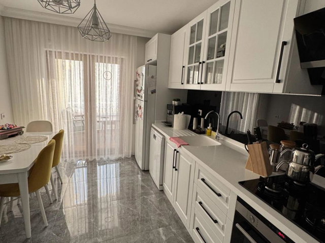 DIVAN KONUTLARINDA 4+1 KIRALIK DAIRE