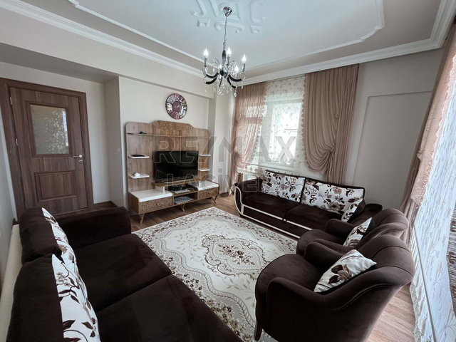 RE/MAX LACIVERT'TEN DOĞUŞEHIR'DE SATILIK 4+1 DAIRE