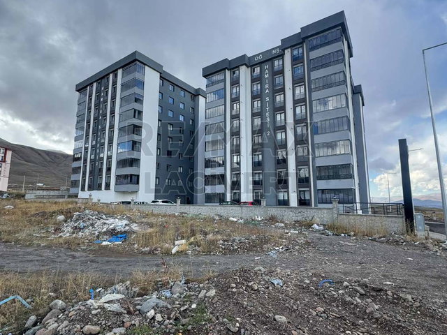 RE/MAX LACIVERT'TEN YILDIZKENT'TE SATILIK 2+1 DAIRE