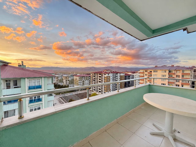 REMAX ARTIS'TEN HILALKENT'DE SATILIK 3+1 DAIRE