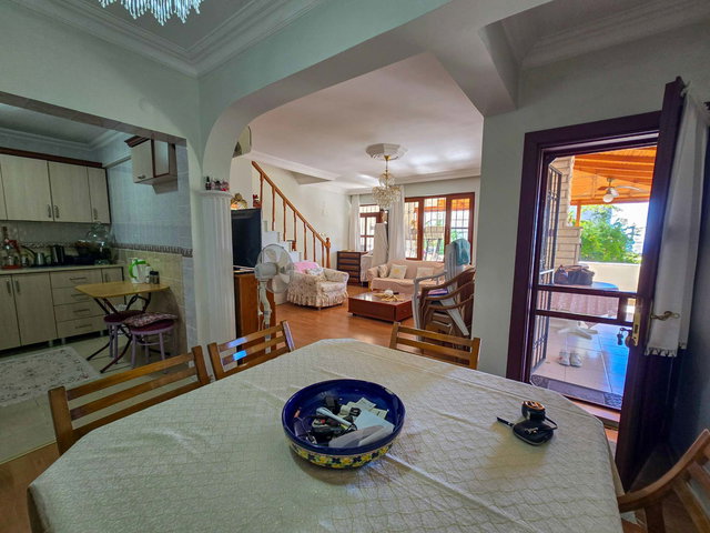 KÜÇÜKKUYU KARANFIL SITESI 3+1 SATILIK YAZLIK VILLA