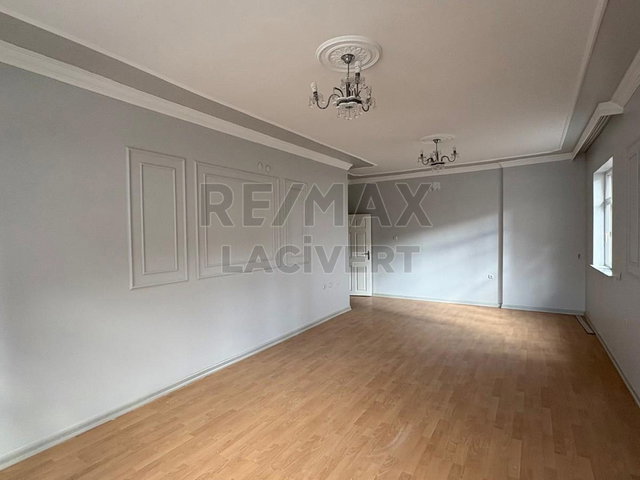 RE/MAX LACİVERT'TEN YILDIZKENT'TE KİRALIK 3+1  DAİRE