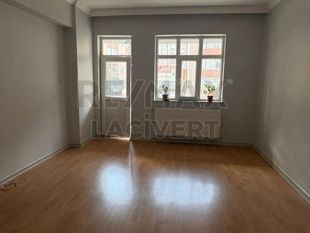 RE/MAX LACİVERT'TEN YILDIZKENT'TE KİRALIK 3+1  DAİRE