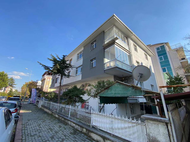 GAZİ MAHALLESİ YAPILI GENİŞ 3+1 BOŞ SATILIK DAİRE