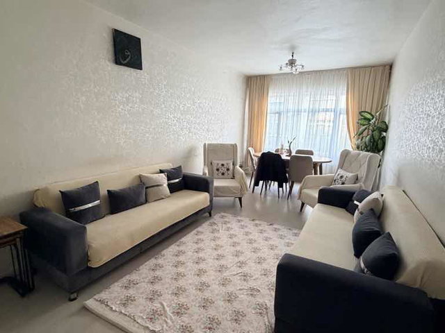 BAĞCILAR’DA DOĞU-GÜNEY CEPHELİ 2+1 | BALKONLU | 90 M² NET | KİRACILI