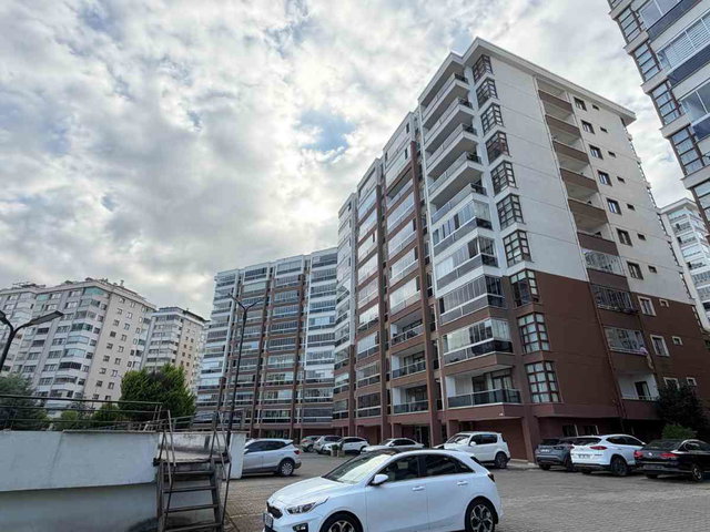 TRABZON ÇUKURÇAYIR PARK FLORA GOLD SİTESİ’NDE SATILIK 3+1 DAİRE