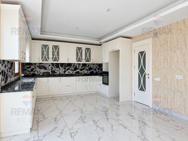 REMAX AVLU'DAN YENİŞEHİR'DE SİTE İÇİ HAVUZLU 4+1 SATILIK DAİRE