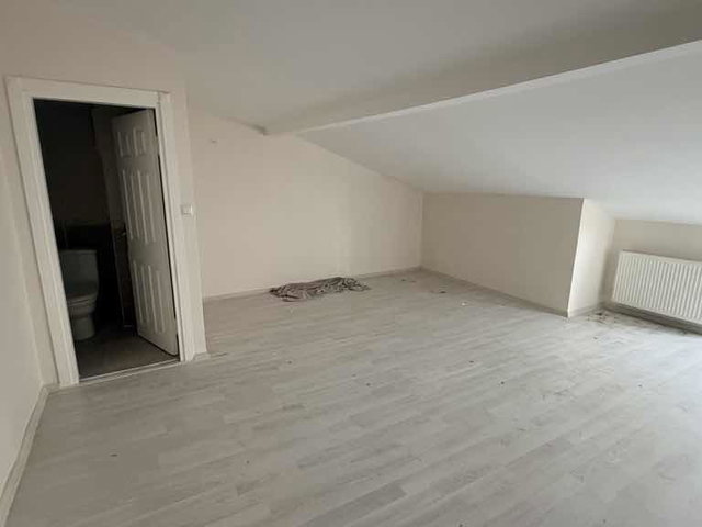 BAĞCILAR’DA EN ÜST KAT 3+2 | 170 M² NET | 3 CEPHELİ, BALKONLU, KREDİYE UYGUN