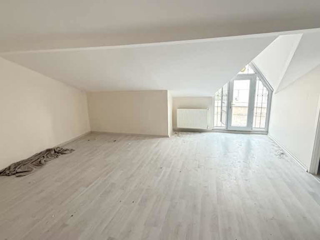 BAĞCILAR’DA EN ÜST KAT 3+2 | 170 M² NET | 3 CEPHELİ, BALKONLU, KREDİYE UYGUN