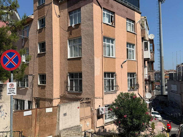 BEYOĞLU'NDA KASIMPAŞASPOR STADI MANZARALI 3+2 DUBLEKS DAİRE