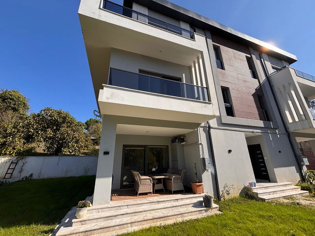 UZUN TARLANIN GÖZDE BÖLGESINDE ORMAN MANZARALI VILLA