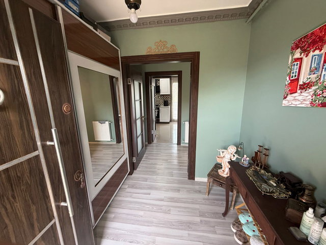 RE/MAX İNCİ'DEN İVRİNDİ MERKEZDE SATILIK HAVUZLU TRİPLEKS VİLLA