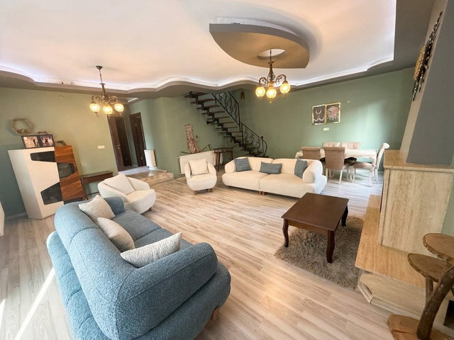 RE/MAX İNCİ'DEN İVRİNDİ MERKEZDE SATILIK HAVUZLU TRİPLEKS VİLLA