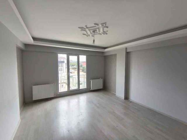 REMAX BEYAZ FIRSAT BAKIMLI FERAH 4+1 DUBLEX
