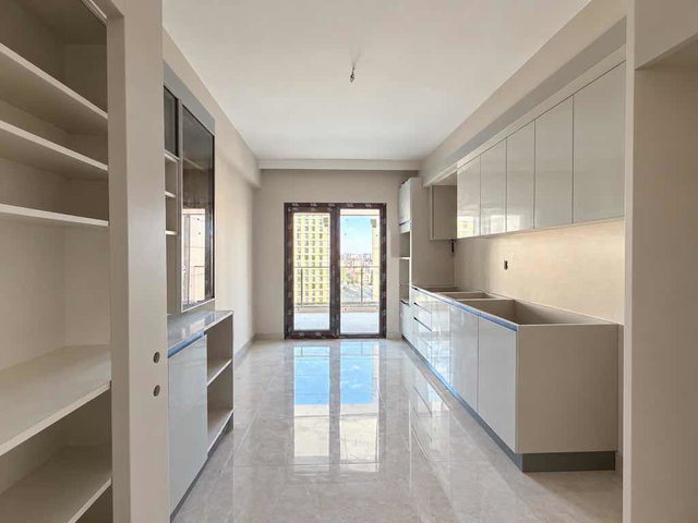 METRO CONTRY SİTESİ MAHMUTBEYDE SATILIK 3+1 METROYA SIFIR
