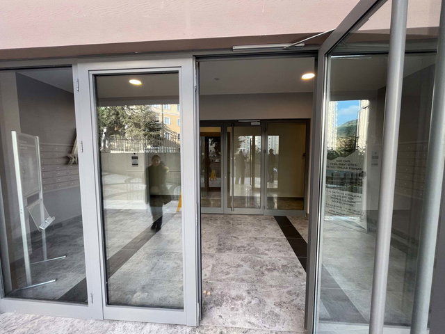 YEŞİLMAVİ MALTEPE’DE GÜNEY-DOĞU CEPHELİ 3+1 | 10. KAT | 2 BANYO | BOŞ & EŞYASIZ