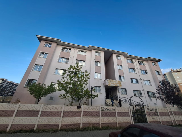 RE-MAX DEĞİŞİM  -ÇAYDAÇIRA MAHAHALLESİ  ARA KAT FIRSAT İÇİ YAPILI TOKİ DAİRESİ