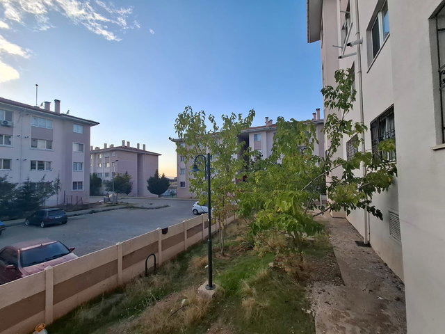 RE-MAX DEĞİŞİM  -ÇAYDAÇIRA MAHAHALLESİ  ARA KAT FIRSAT İÇİ YAPILI TOKİ DAİRESİ