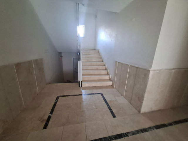RE-MAX DEĞİŞİM  -ÇAYDAÇIRA MAHAHALLESİ  ARA KAT FIRSAT İÇİ YAPILI TOKİ DAİRESİ