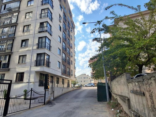 REMAX BEYAZ BEŞEVLER SİTE İÇİ 3+1 KİRALIK DAİRE
