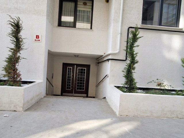 REMAX BEYAZ BEŞEVLER SİTE İÇİ 3+1 KİRALIK DAİRE