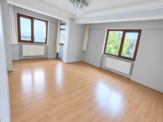 REMAX PRO DAN AVM ARKASI GENİŞ 3+2 SATILIK DUBLEKS DAİRE