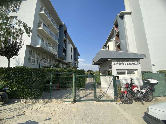 SEYREK SİTE İÇERİSİNDE EŞYALI KİRALIK 1+1 DAİRE