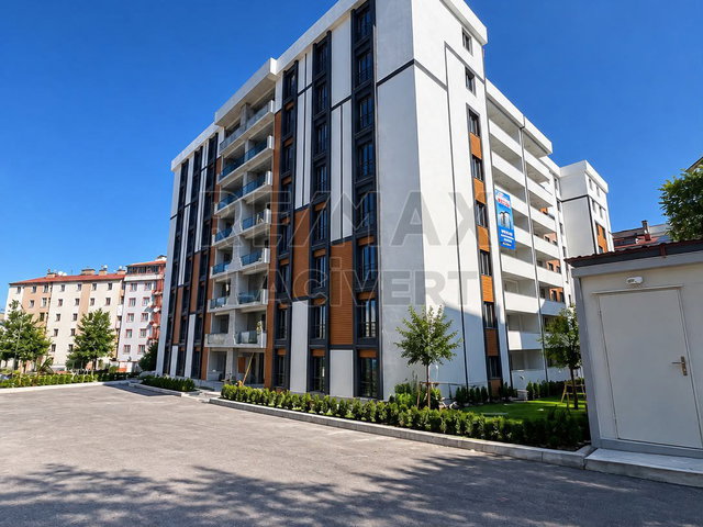 RE/MAX LACIVERT'TEN ŞEHIR MERKEZI'NDE 2+1 SIFIR DAIRE