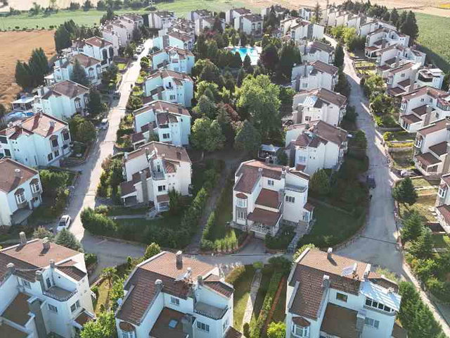 LÜLEBURGAZ’DA 5+1 | 400 M² BRÜT | 3 KATLI, 4 BANYOLU GENİŞ VİLLA