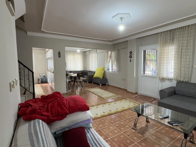 RE/MAX UP | ÖZDEREDE DENİZE 50 METRE, EŞYALI, BAHÇELİ MÜSTAKİL