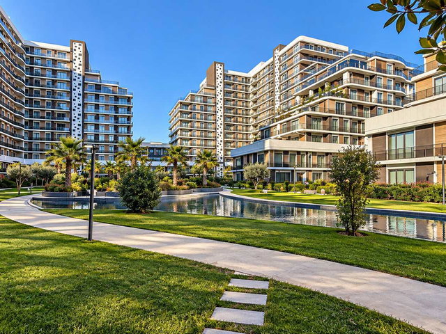 BEYLIKDÜZÜ DEMIR COUNTRY'DE TERASLI GENIŞ KIRALIK 2 + 1 DAIRE
