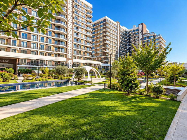 BEYLIKDÜZÜ DEMIR COUNTRY'DE TERASLI GENIŞ KIRALIK 2 + 1 DAIRE