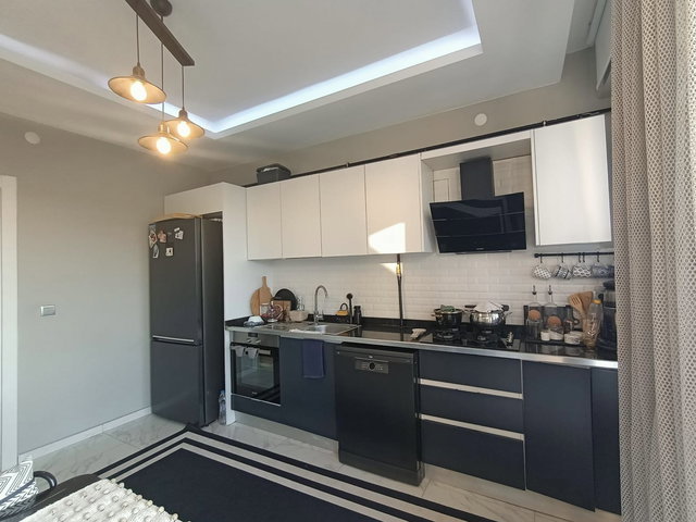 VADİ IZMİT'TE 3+1 TERASLI ARA KAT SATILIK DAİRE