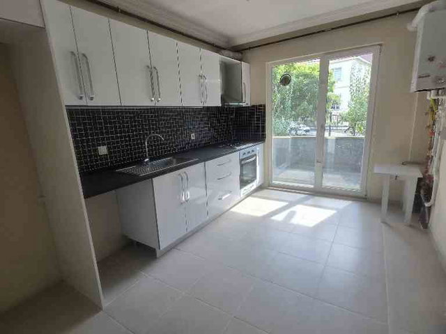 LÜLEBURGAZ’DA SİTE İÇİNDE 2+1 | 2 BANYO | BALKONLU | GİRİŞ KAT KİRALIK DAİRE