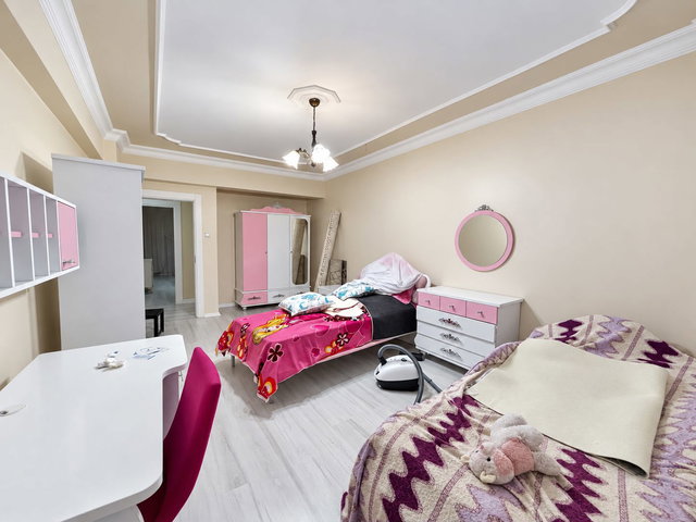 REMAX ARTIS'TEN A. GAZI TOKILERDE EŞYALI KIRALIK 3+1 DAIRE