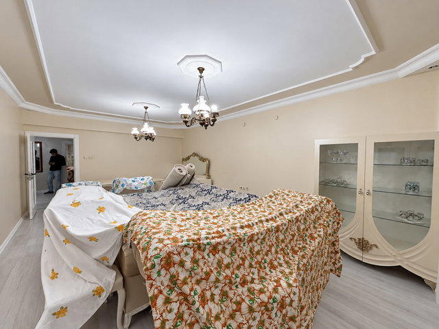 REMAX ARTIS'TEN A. GAZI TOKILERDE EŞYALI KIRALIK 3+1 DAIRE