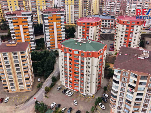ÇUKURÇAYIR YAKUTEVLER SİTE İÇİ SATILIK 3+1 DAİRE