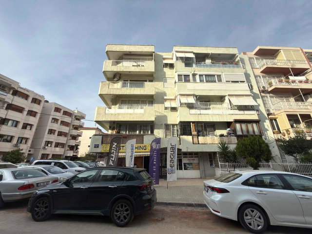KARŞIYAKA BOSTANLI MAHALLESİNDE 3+1 ARA KAT KİRALIK DAİRE
