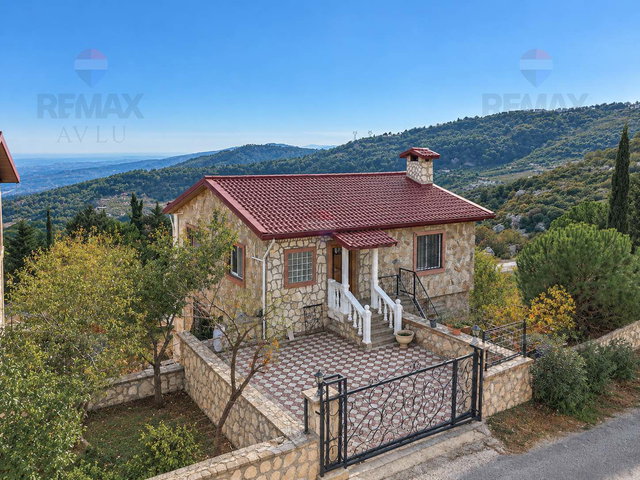 REMAX AVLU'DAN KOCAHAMZALI'DA PANORAMİK MANZARALI SATILIK VİLLA