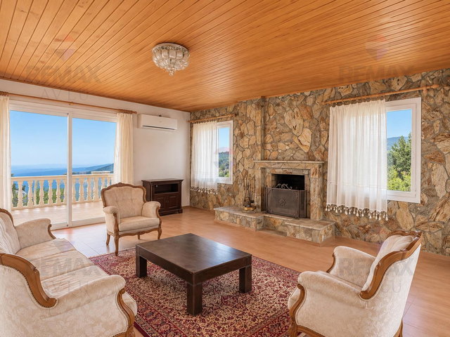 REMAX AVLU'DAN KOCAHAMZALI'DA PANORAMİK MANZARALI SATILIK VİLLA