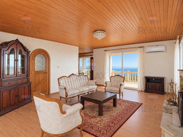 REMAX AVLU'DAN KOCAHAMZALI'DA PANORAMİK MANZARALI SATILIK VİLLA