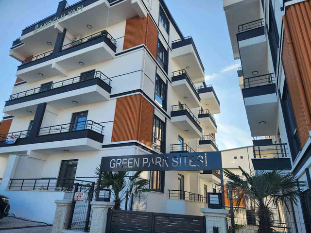 BAŞISKELE YEŞİLYURT'TA 3+1 ARAKAT KİRALIK DAİRE