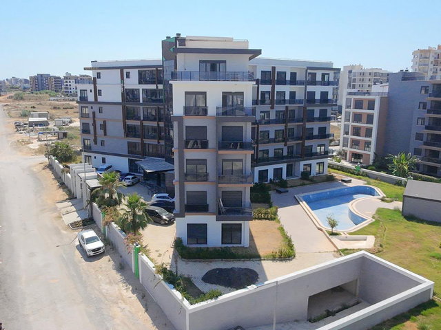 ANTALYA ALTINTAŞ HELMANN ROYAL PORT'TA ÇİFT HAVUZLU SATILIK TERASLI 2+1 DAİRE