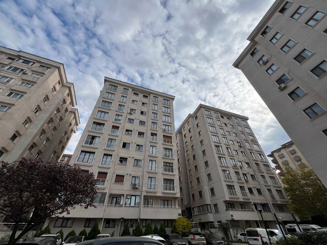 REMAX KONSEPT | DOSTKENT EVLERİ'NDE E.BANYOLU 3+1 ARA KAT DAİRE