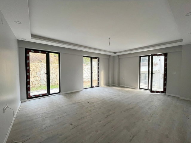 REMAXÇAKRA ÖMER ONAYCI / ŞIRINKÖY'DE BAHÇELI 3,5+1 SATILIK DAIRE