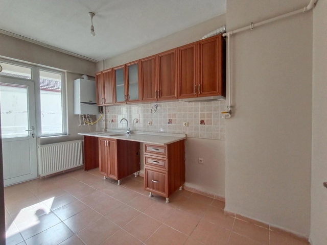 ULUÖNDER MH. TRAMVAY, ÜNİVERSİTE, HASTANE YAKINI TEMİZ 2+1 DAİRE